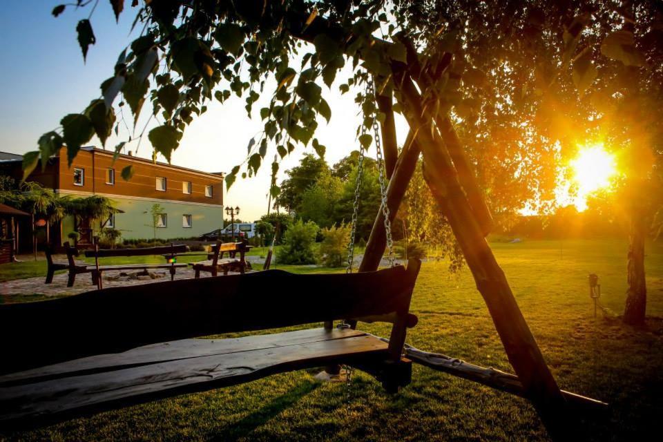 Ranczo Daniela Hostel Pobiedziska Buitenkant foto